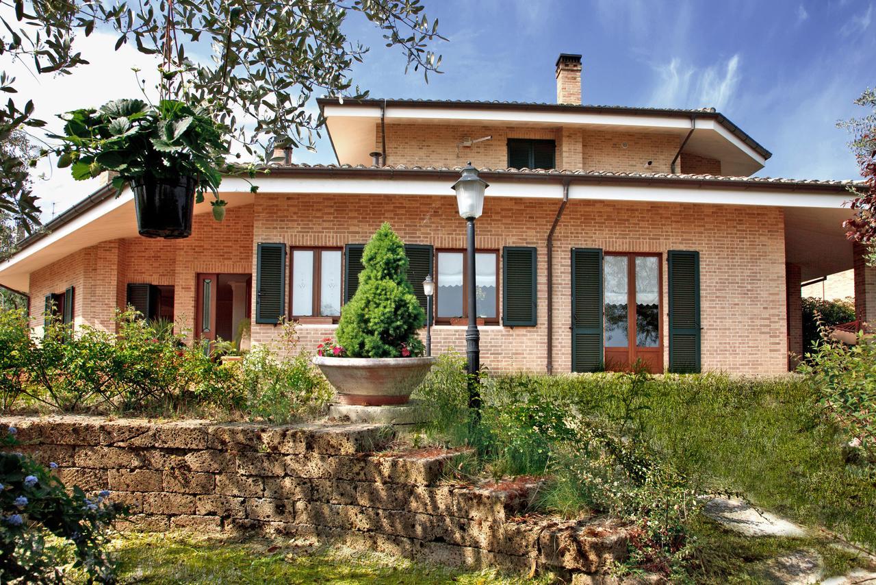 Ai Quattro Ulivi B&B Monte Urano Bagian luar foto